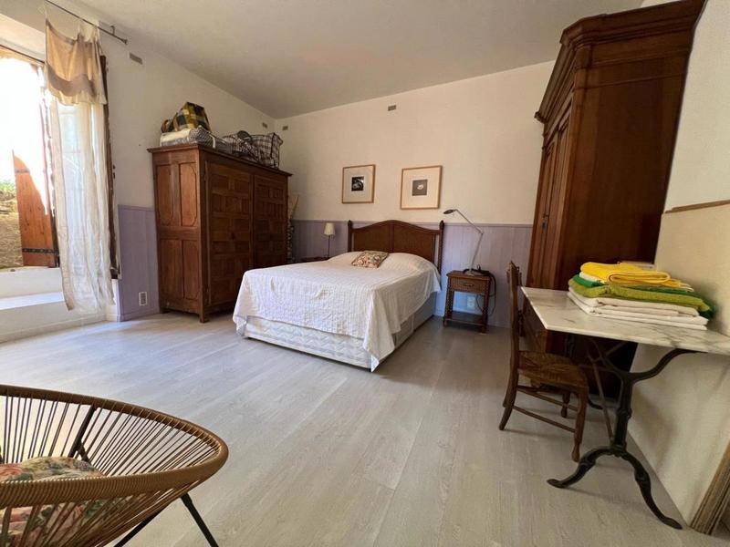 Maison - 201 m² - 8 pièces