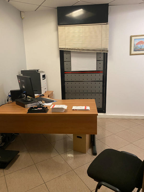 Local commercial - 116 m² - 7 pièces