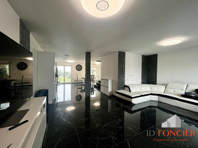 Maison - 118 m² - 5 pièces