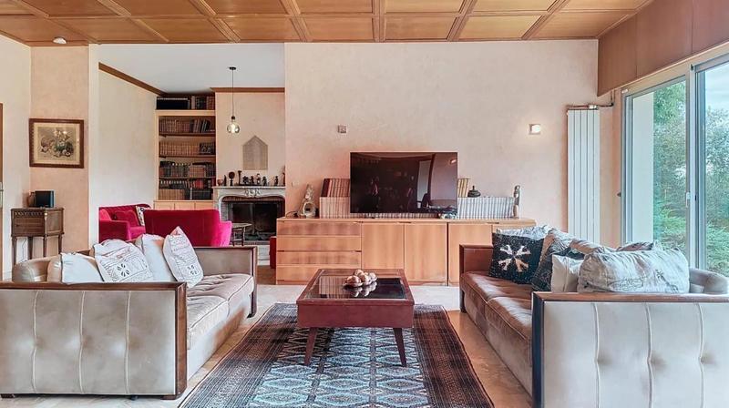 Propriété - 350 m² - 12 pièces