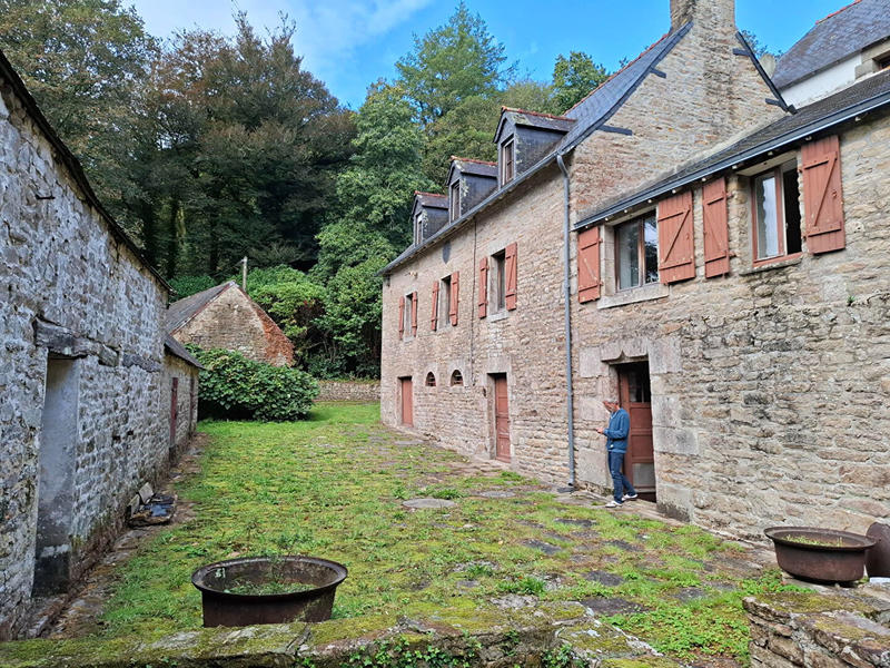 Maison - 285 m² - 11 pièces