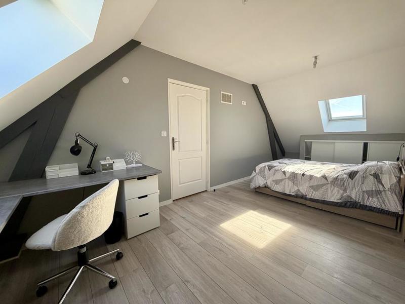 Pavillon - 150 m² - 8 pièces