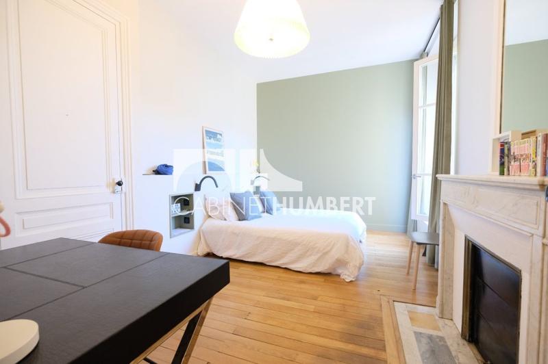 Appartement - 200 m² - 5 pièces