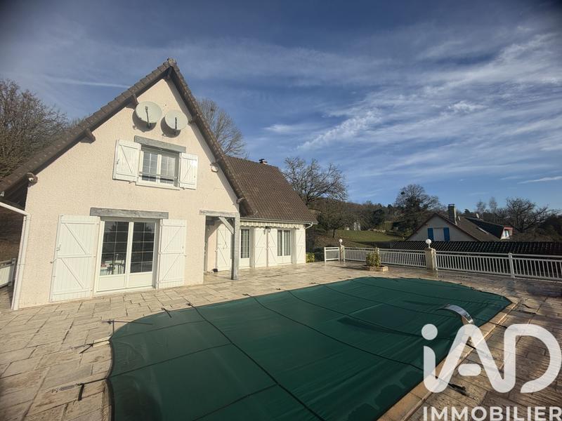 Maison - 180 m² - 8 pièces