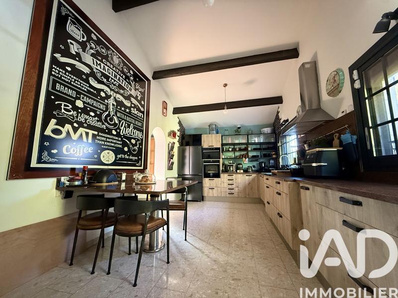 Maison - 208 m² - 7 pièces