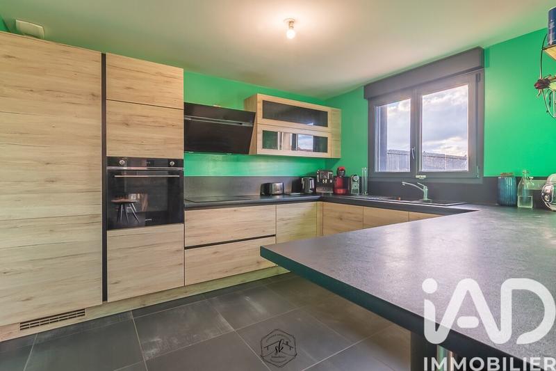 Maison - 94 m² - 5 pièces