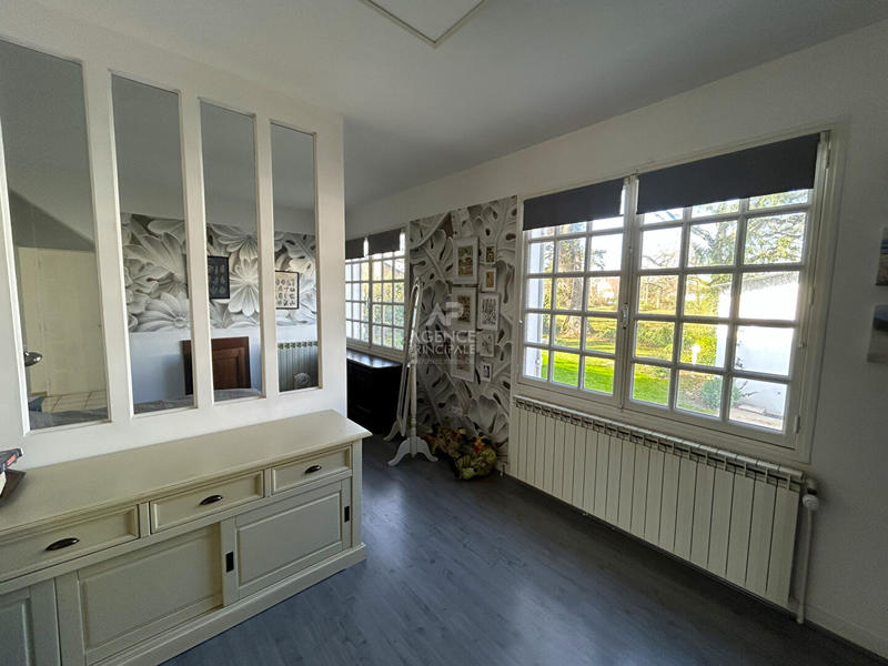 Maison - 215 m² - 9 pièces