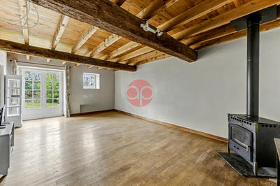 Propriété - 218 m² - 6 pièces