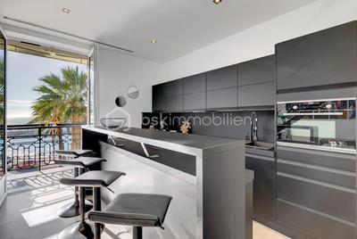 Penthouse - 128 m² - 5 pièces