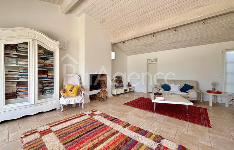 Maison - 204 m² - 5 pièces