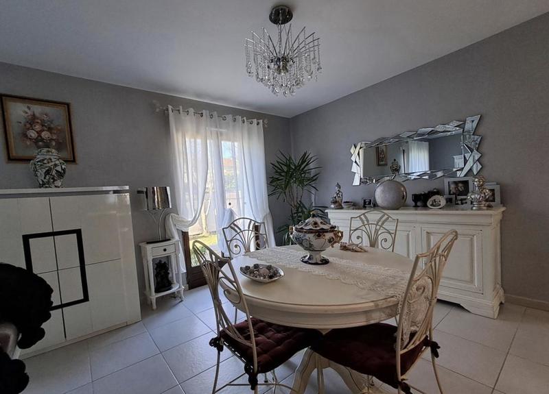 Maison - 93 m² - 4 pièces