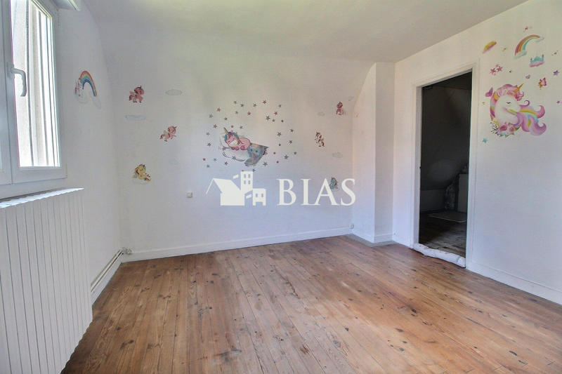 Maison - 90 m² - 5 pièces