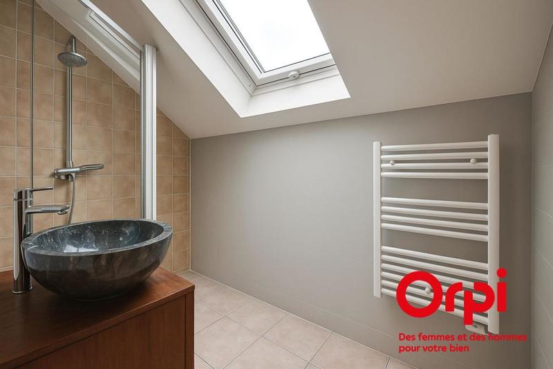 Maison - 96 m² - 5 pièces