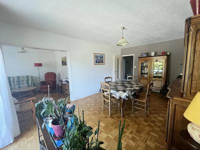 Appartement - 81 m² - 3 pièces