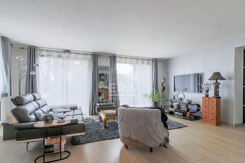 Maison - 161 m² - 8 pièces