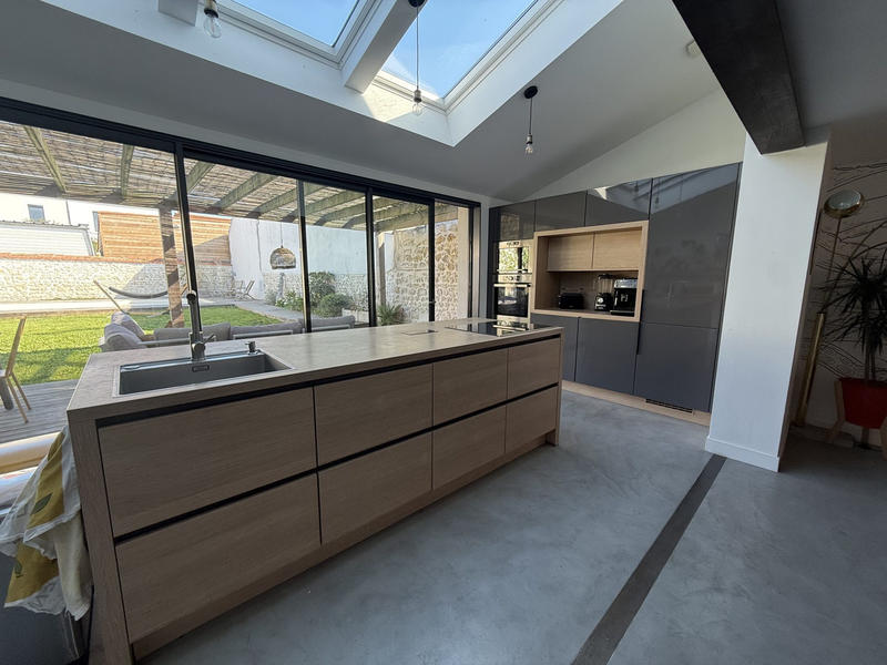 Maison - 181 m² - 6 pièces