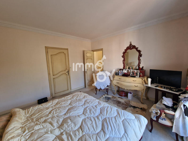 Villa - 411 m² - 12 pièces