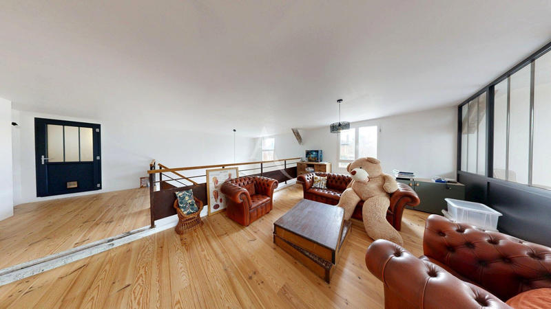 Maison - 350 m² - 8 pièces