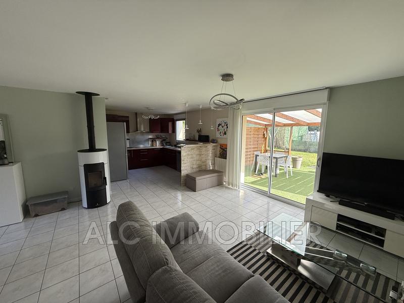 Maison - 90 m² - 5 pièces