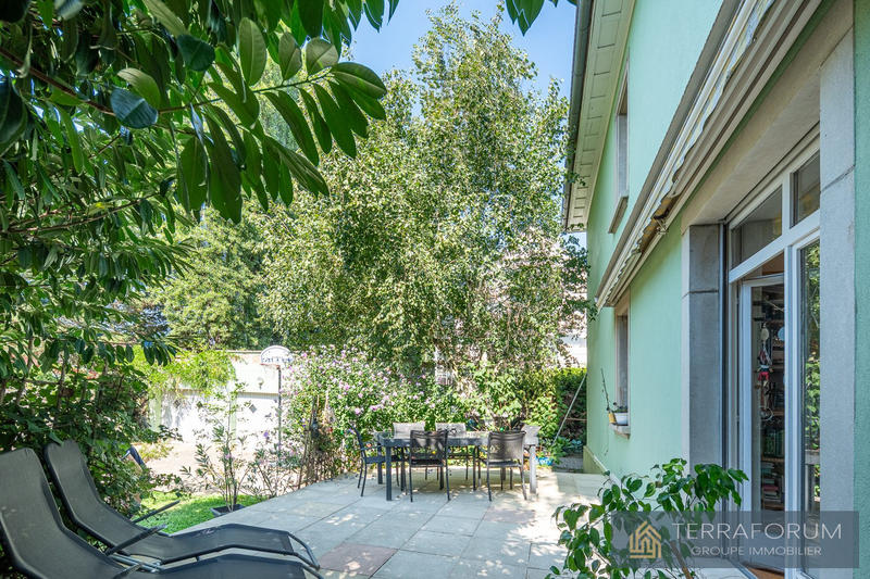 Maison - 265 m² - 8 pièces