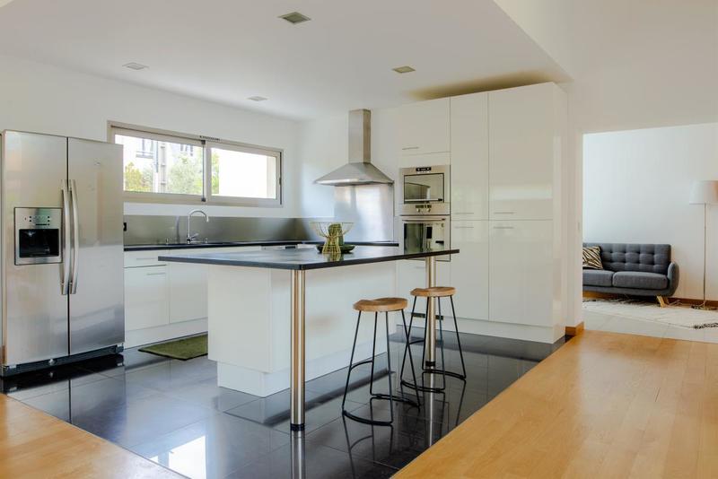 Maison ancienne - 361 m² - 7 pièces