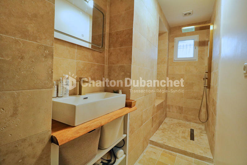 Maison - 180 m² - 8 pièces