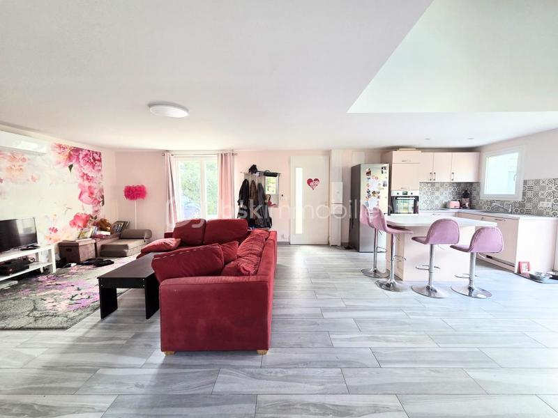 Villa - 227 m² - 8 pièces