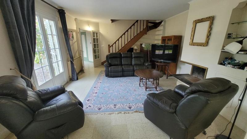 Maison - 220 m² - 6 pièces