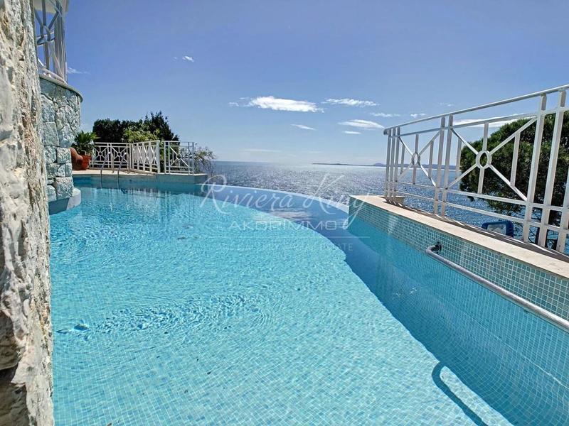 Villa - 320 m² - 9 pièces