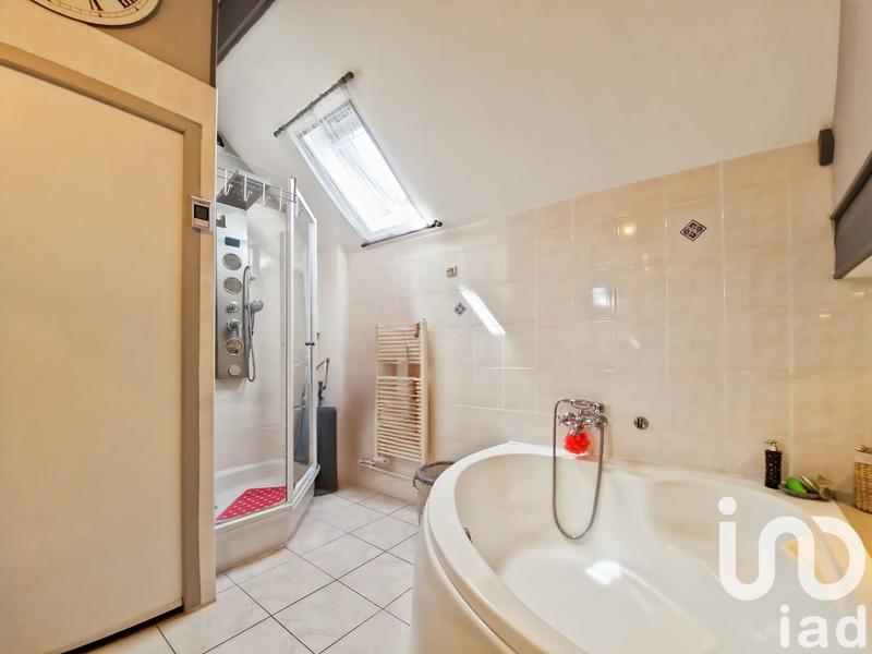 Maison - 211 m² - 8 pièces