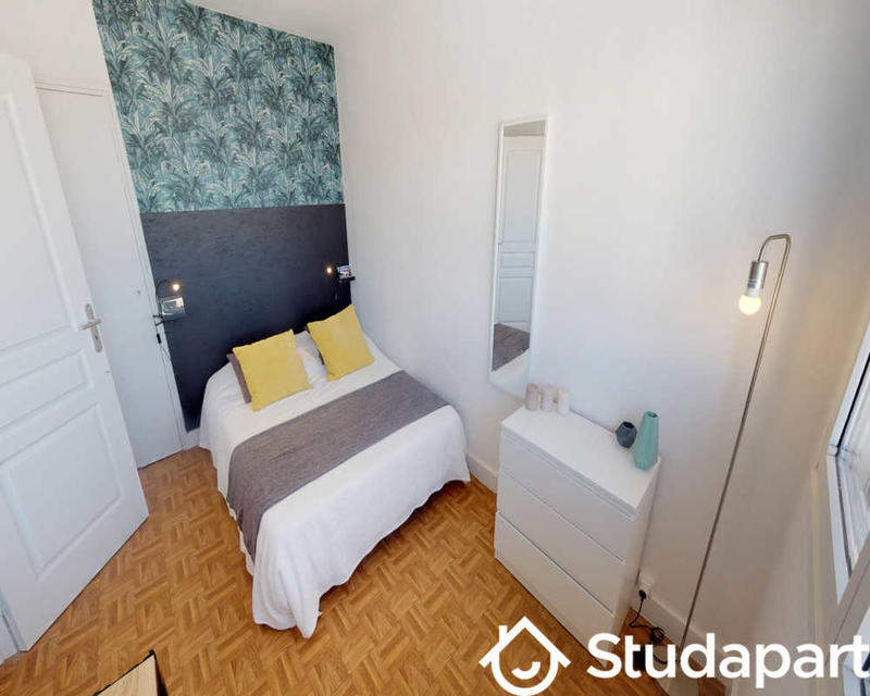 Chambre - 90 m² - 1 pièce