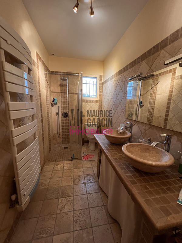 Maison - 243 m² - 8 pièces