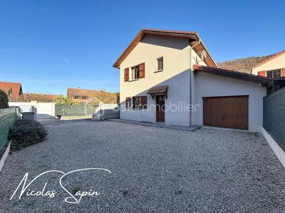 Maison - 84 m² - 4 pièces