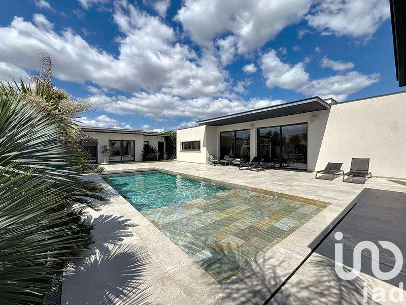 Maison - 230 m² - 7 pièces