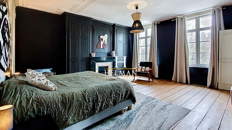 Maison - 226 m² - 7 pièces