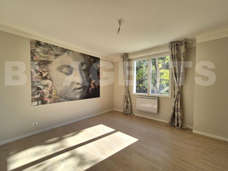 Maison - 215 m² - 7 pièces