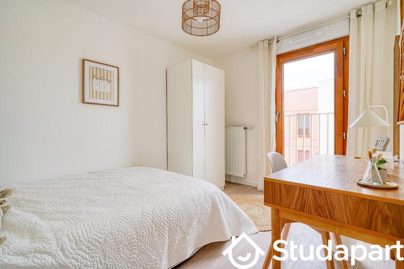 Chambre - 9 m² - 1 pièce