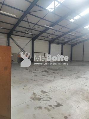 Entrepôt - 850 m²