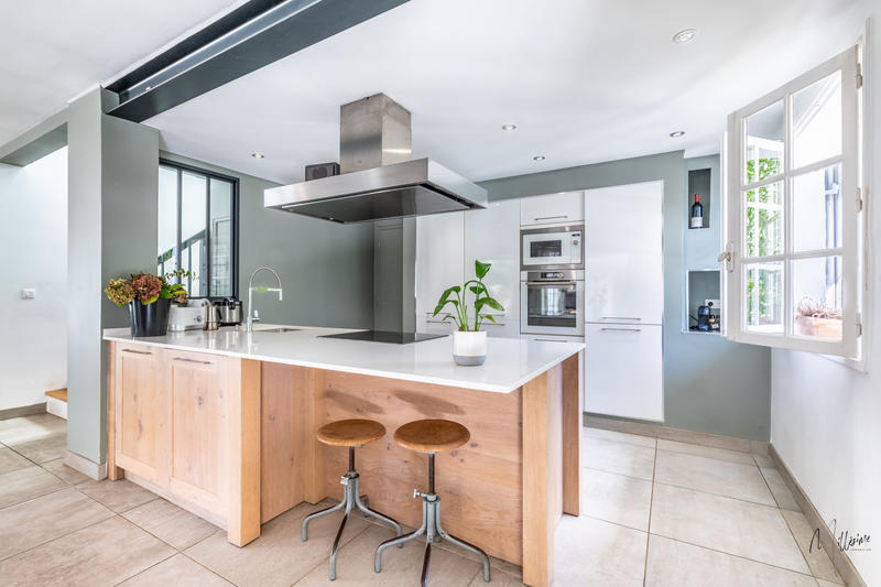 Maison - 180 m² - 8 pièces