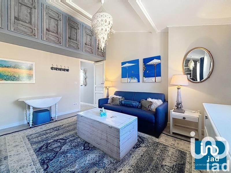 Maison - 220 m² - 11 pièces