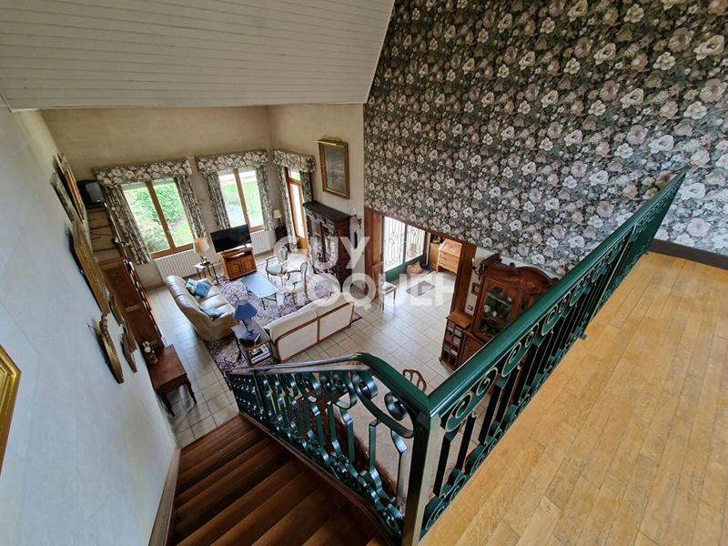 Maison - 210 m² - 8 pièces