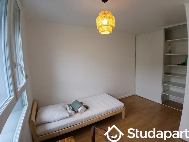 Chambre - 13 m² - 1 pièce