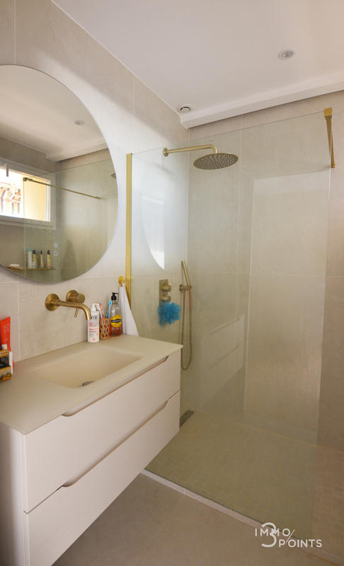 Appartement - 81 m² - 3 pièces