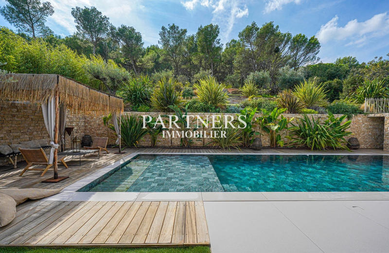 Maison contemporaine - 350 m² - 6 pièces