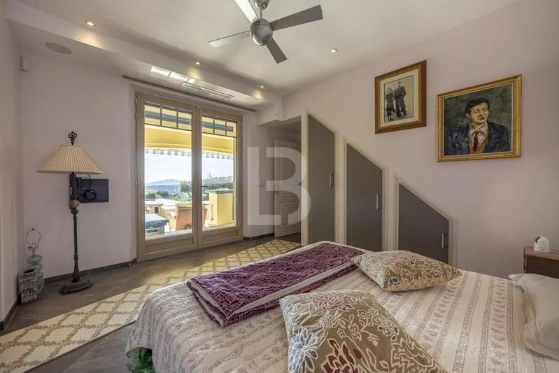 Propriété - 390 m² - 12 pièces