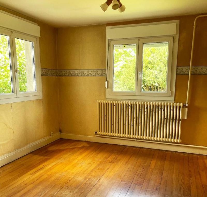 Maison - 99 m² - 6 pièces