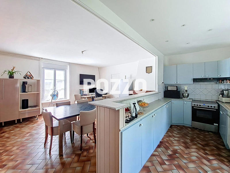 Maison - 216 m² - 7 pièces