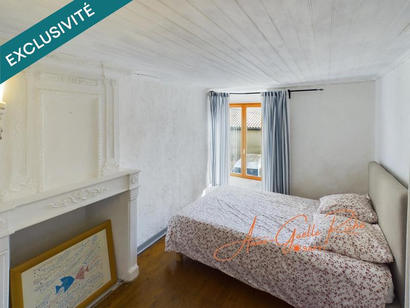 Maison - 300 m² - 16 pièces