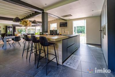 Maison - 450 m² - 6 pièces