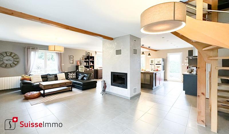 Maison - 208 m² - 7 pièces